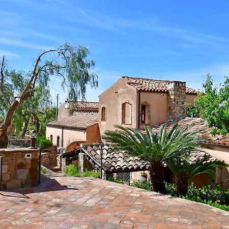 Villa Passulunara 14, Emma Collesano