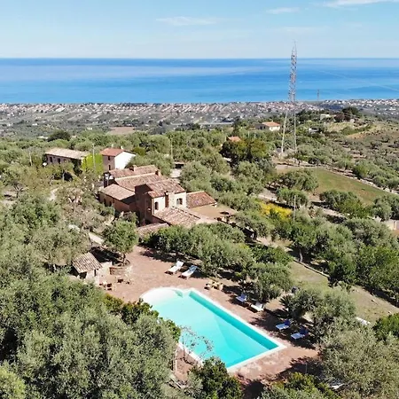 Villa Passulunara 14, Emma Collesano