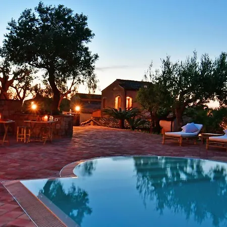 Villa Passulunara 14, Emma Collesano