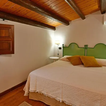 Passulunara 14, Emma Villa Collesano